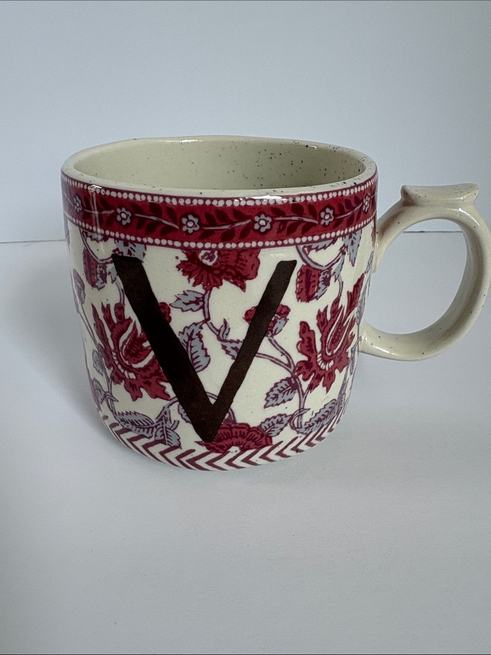Anthropologie red floral monogram mug brown block “V” initial speckled stoneware